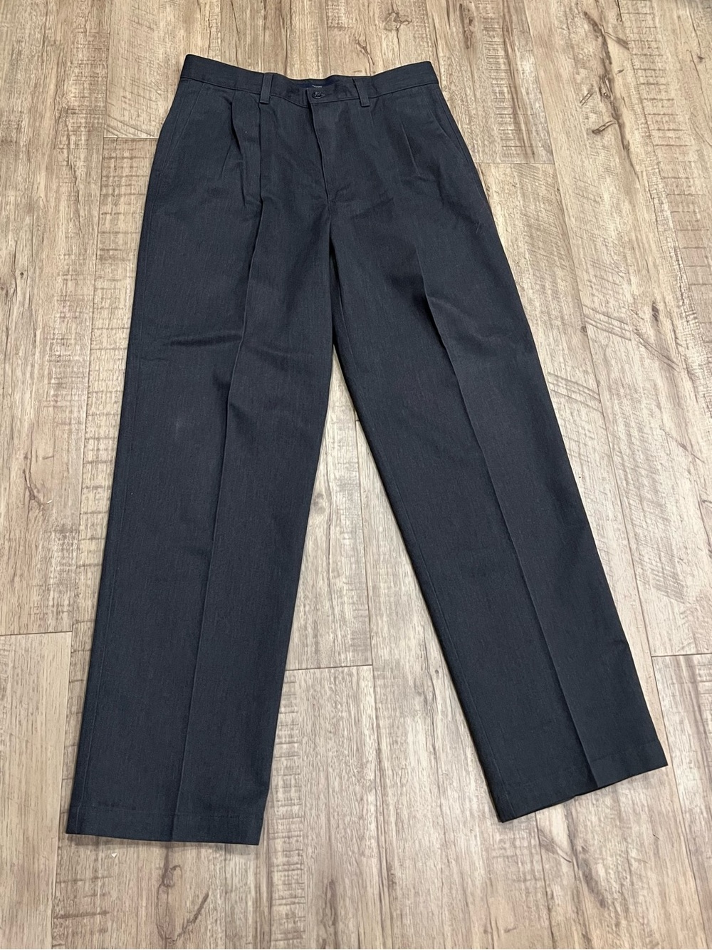 Dockers Nice Pants Men’s Pleated Dress Pants Charcoal Gray 33x32